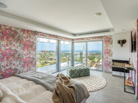 SOLD – Modern Villa in La Quinta Resort, Benahavís