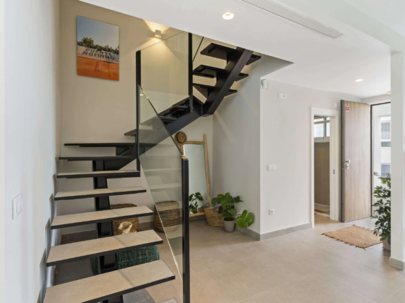 Nueva Andalucia -5B Townhouse -Near Everything