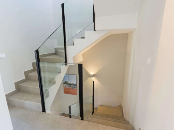 Nueva Andalucia -5B Townhouse -Near Everything