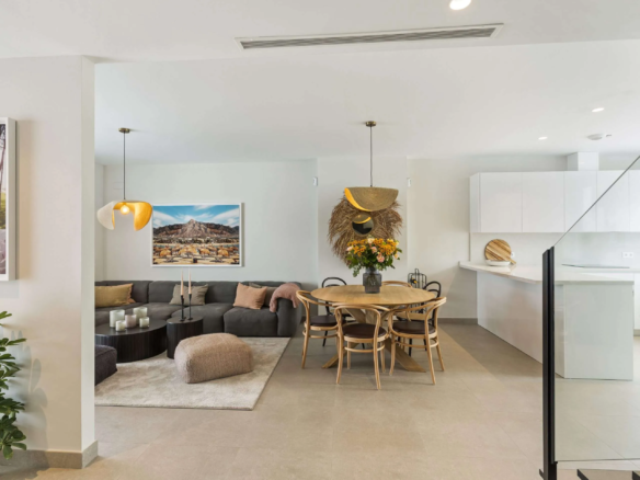 Nueva Andalucia -5B Townhouse -Near Everything