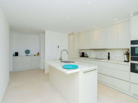 Reduced – Benahavís – 3B Penthouse – Panoramic Views