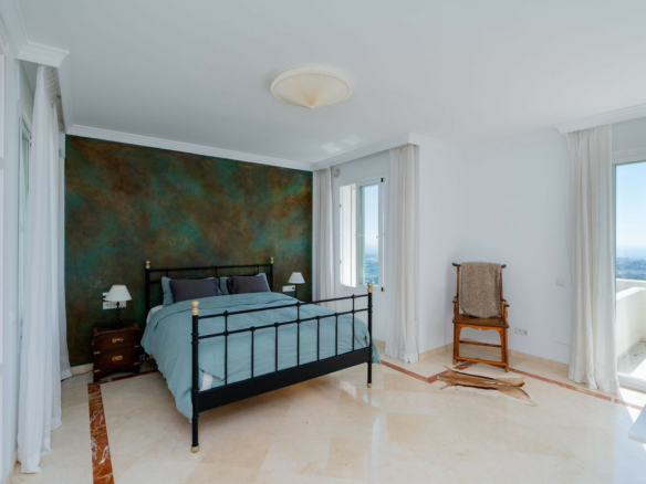Reduced – Benahavís – 3B Penthouse – Panoramic Views