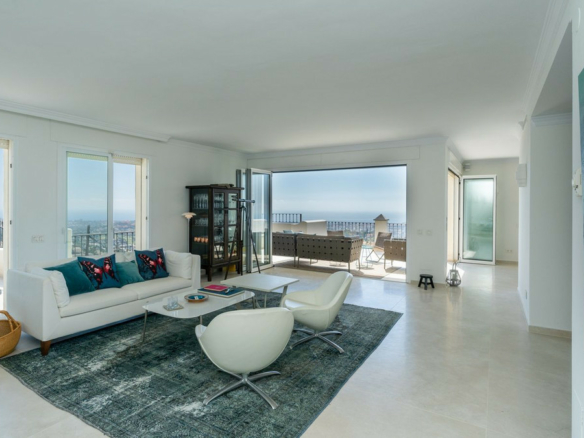Reduced – Benahavís – 3B Penthouse – Panoramic Views