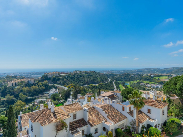 Reduced – Benahavís – 3B Penthouse – Panoramic Views