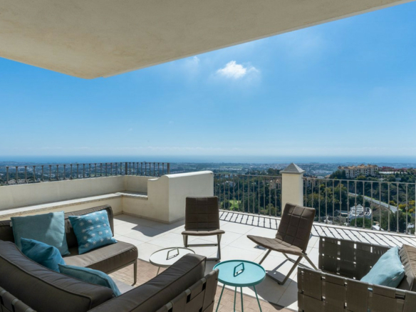Reduced – Benahavís – 3B Penthouse – Panoramic Views