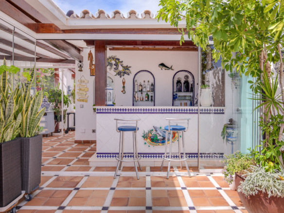 Puerto Banus – 2B Penthouse -Large Terrace – Walk to Beach