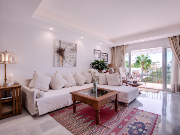 Puerto Banus – 2B Penthouse -Large Terrace – Walk to Beach