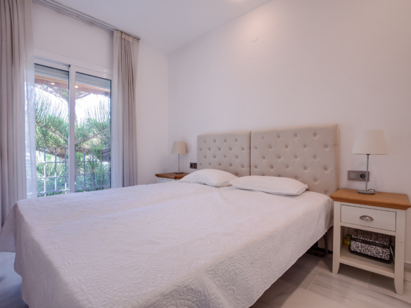 Puerto Banus – 2B Penthouse -Large Terrace – Walk to Beach