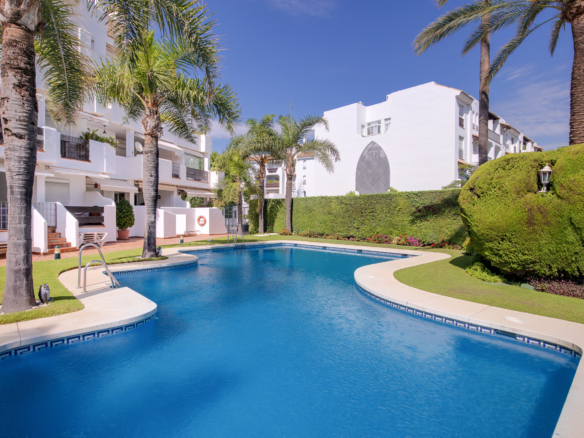 Puerto Banus – 2B Penthouse -Large Terrace – Walk to Beach