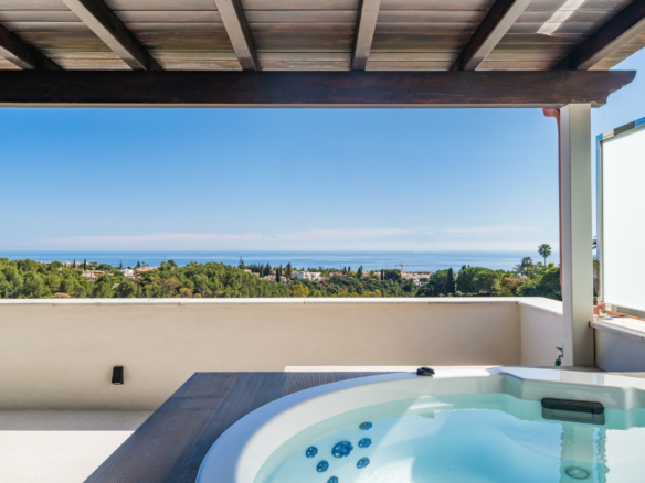 Golden Mile  -3B Penthouse  – Sea views – Turnkey