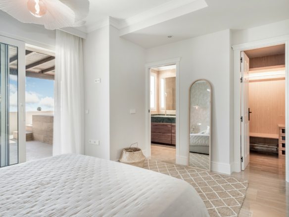 Golden Mile  -3B Penthouse  – Sea views – Turnkey