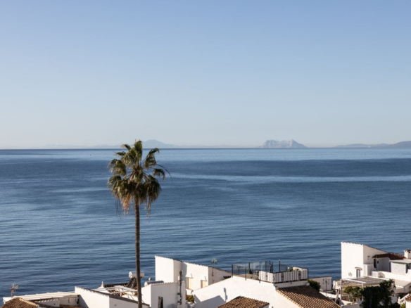 Estepona – 3B Penthouse – Sea views -Rooftop Pool