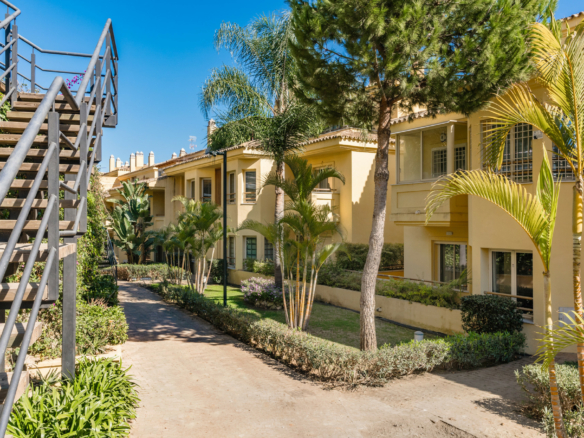 Golden Mile  -3B Penthouse  – Sea views – Turnkey