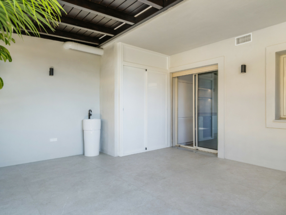 Golden Mile  -3B Penthouse  – Sea views – Turnkey