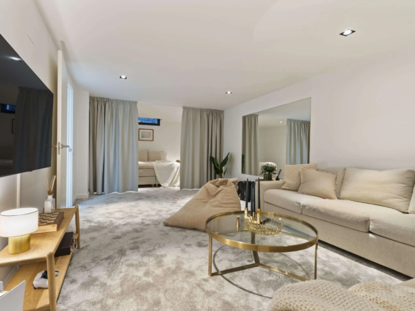 For Sale -Nueva Andalucia – Modern 5B Villa – Central – Turnkey