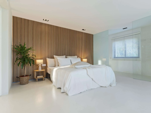 For Sale -Nueva Andalucia – Modern 5B Villa – Central – Turnkey