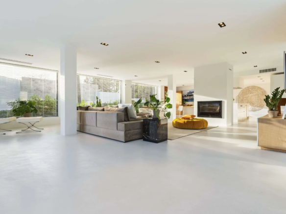 For Sale -Nueva Andalucia – Modern 5B Villa – Central – Turnkey