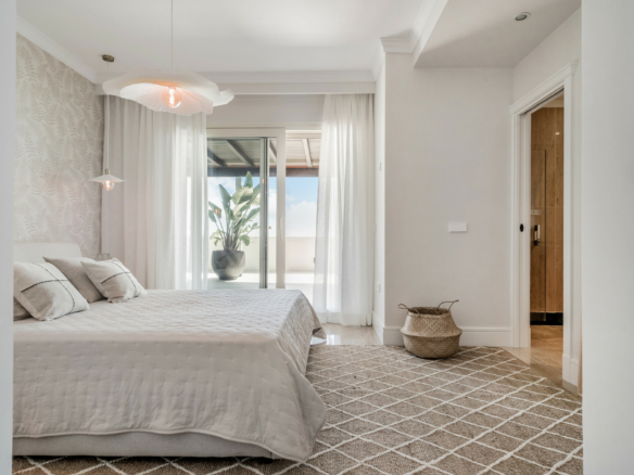 Golden Mile  -3B Penthouse  – Sea views – Turnkey