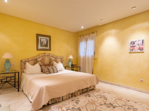 🏡 For Sale | Opportunity: Villa in Río Real Golf 🌅