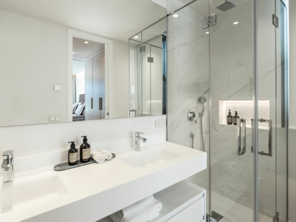 Nueva Andalucia – Modern 5B Villa -Turnkey