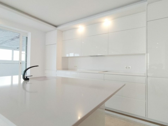 For Sale – Marbella town – 4B Penthouse – Sea Views  – Turnkey