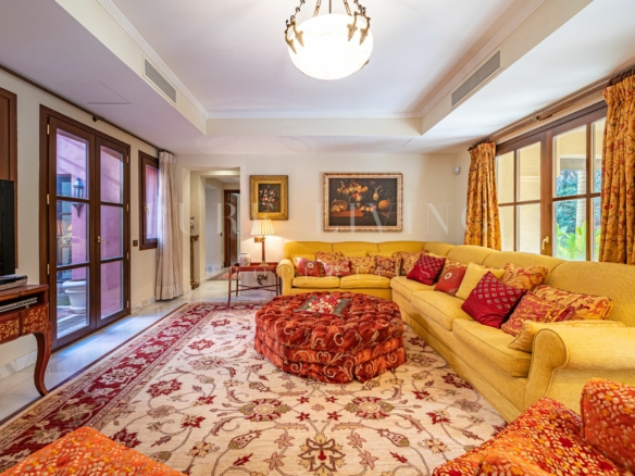 🏡 MEDITERRANEAN VILLA FOR SALE WITH LOTS OF CHARM NEAR  PUERTO BANUS