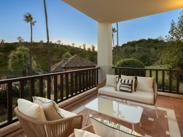 Turnkey 5-Bedroom Mediterranean House on Marbella’s Golden Mile: A Luxurious Retreat