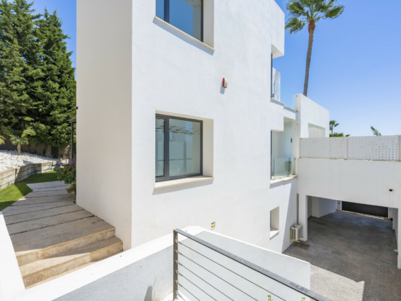 🏡 5B Villa For Sale – Gated -1st line Golf- ATALAYA GOLF, BENAHAVÍS!