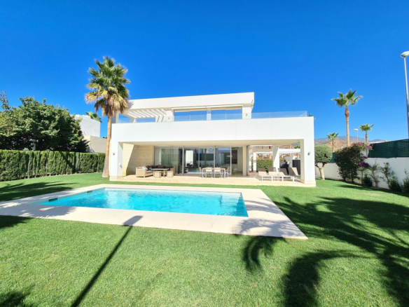 🏡 Stunning Contemporary Villa in Marbella for Long Term Rent 🏡