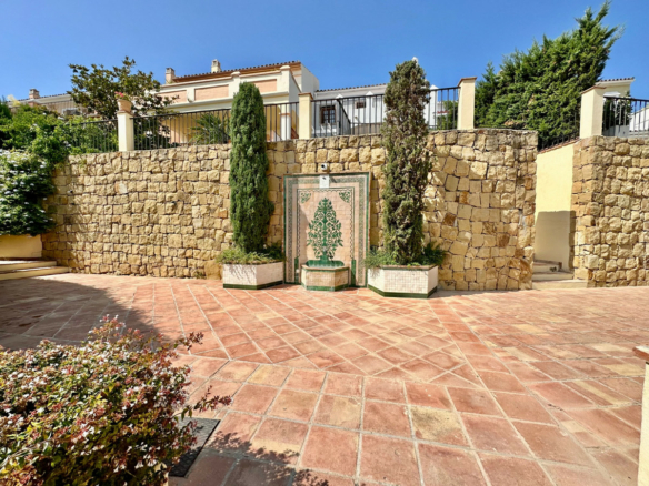 🏡 Luxury Villa for Long-Term Rent in Nueva Andalucía