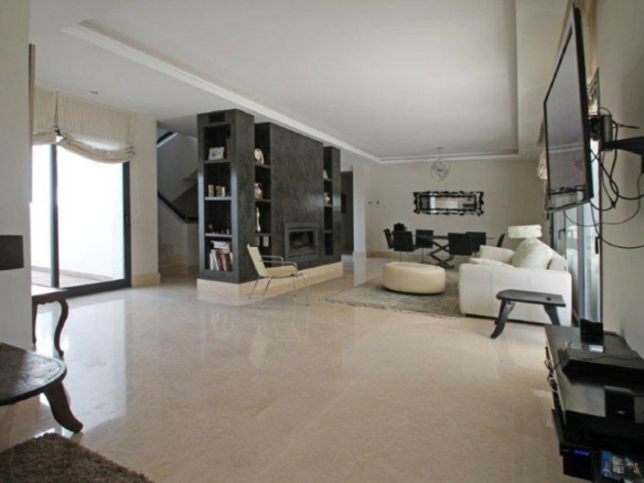 For  Rent 🏡 Luxurious  5B Villa on The Golden Mile 🏡  Gated – Near Beach