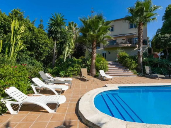 🏡 Beautiful Villa for Sale and Rent in Nueva Andalucía, Málaga 🌴