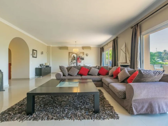 🏡 Beautiful Villa for Sale and Rent in Nueva Andalucía, Málaga 🌴