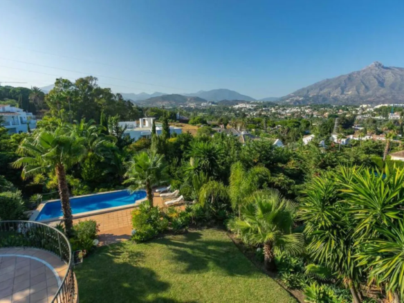 🏡 Beautiful Villa for Sale and Rent in Nueva Andalucía, Málaga 🌴