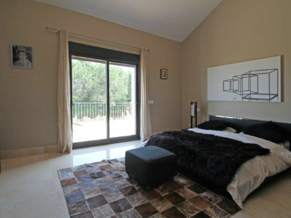 For  Rent 🏡 Luxurious  5B Villa on The Golden Mile 🏡  Gated – Near Beach