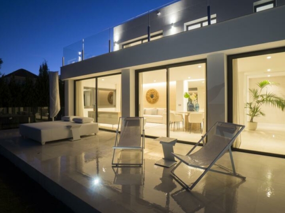 🏡 For Sale | Spectacular Renovated Villa in Nueva Andalucía