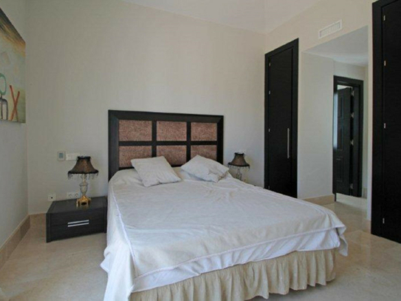For  Rent 🏡 Luxurious  5B Villa on The Golden Mile 🏡  Gated – Near Beach