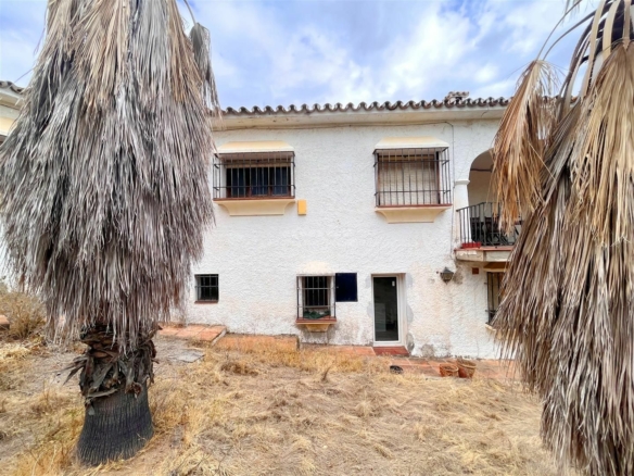🏡 Exceptional Villa Renovation Opportunity in  Marbella