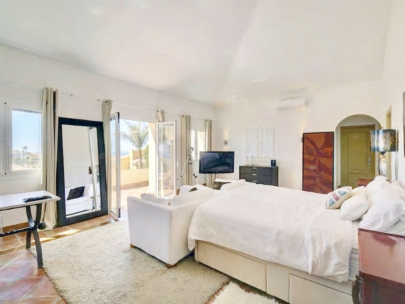 Benahavis – 🏡 Modern 4B Villa with Panoramic Views for Long Term Rental 🏡