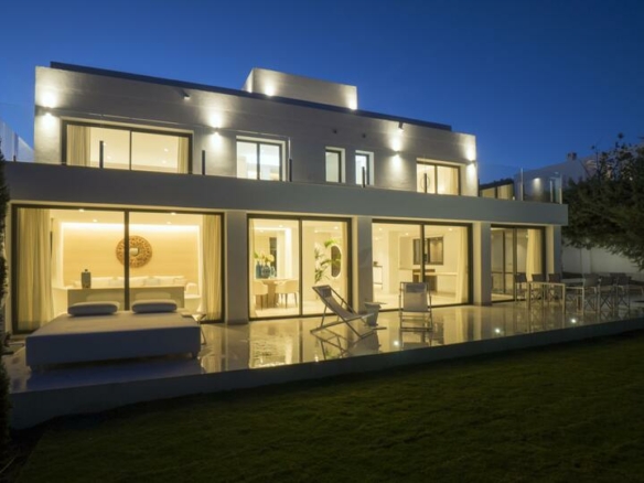 🏡 For Sale | Spectacular Renovated Villa in Nueva Andalucía