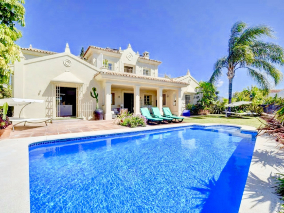 Benahavis – 🏡 Modern 4B Villa with Panoramic Views for Long Term Rental 🏡
