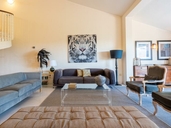 🏡 For Sale | Opportunity: Villa in Río Real Golf 🌅
