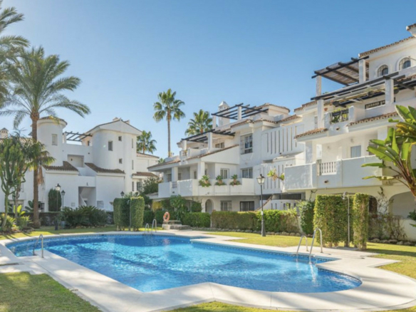 🏡 BEAUTIFULLY REFURBISHED 3-BED, 2-BATH GROUND FLOOR APARTMENT IN LOS NARANJOS, NUEVA ANDALUCÍA 🌅