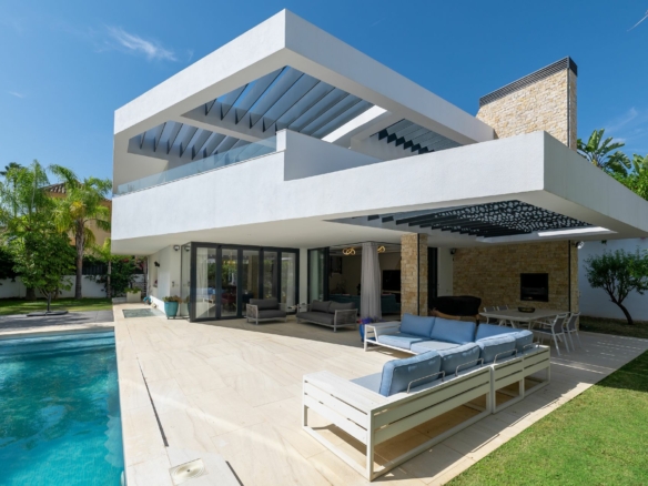 For sale – Nueva Andalucía 🌴 5B Modern villa – Turnkey
