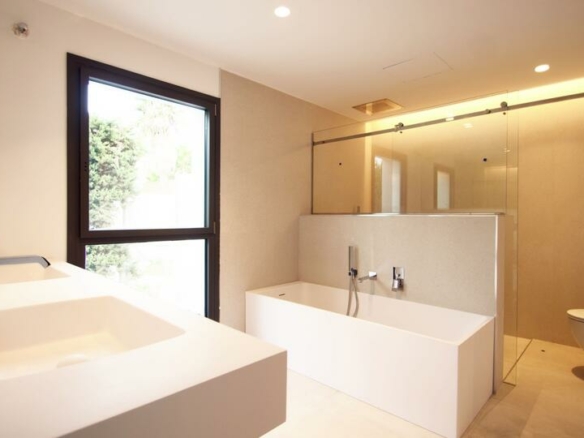 🏡 For Sale | Spectacular Renovated Villa in Nueva Andalucía