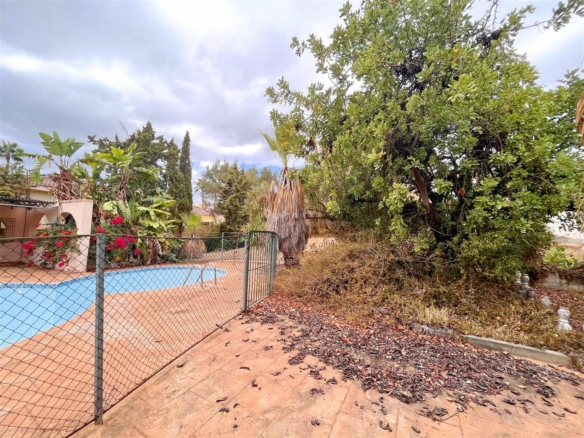 🏡 Exceptional Villa Renovation Opportunity in  Marbella