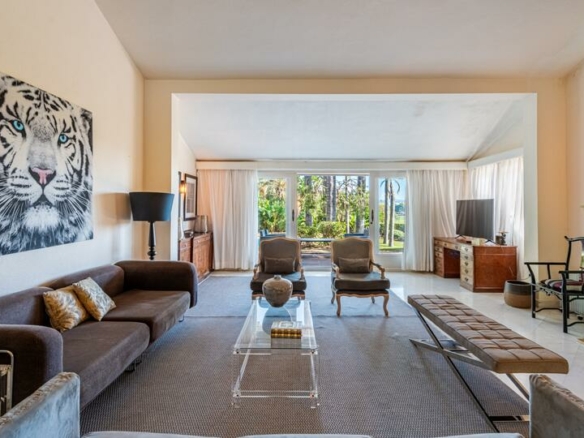 🏡 For Sale | Opportunity: Villa in Río Real Golf 🌅