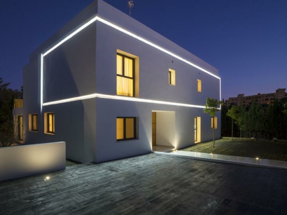 🏡 For Sale | Spectacular Renovated Villa in Nueva Andalucía
