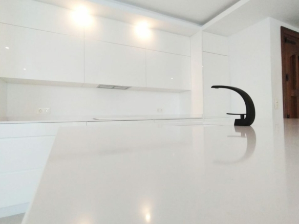 For Sale – Marbella town – 4B Penthouse – Sea Views  – Turnkey