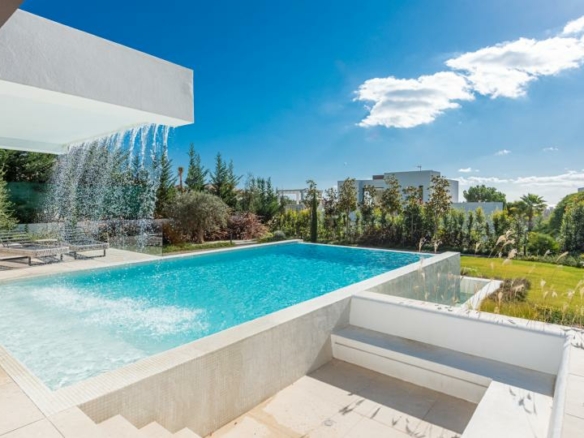 🏡 For Sale -Spectacular Contemporary Villa – La Alquería, Benahavís 🌅🏌️‍♂️